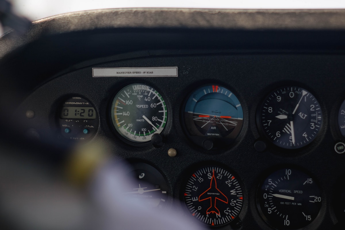 Cessna cockpit dashboard showing flight instruments during training