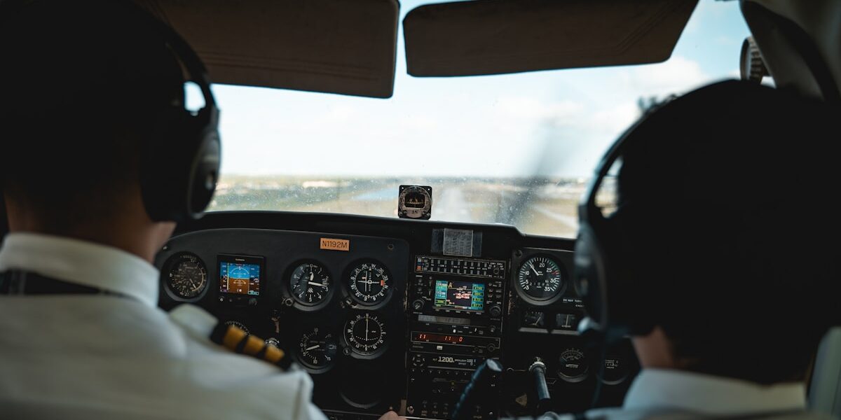 Mono or Stereo Aviation Headset—Which Is Better?